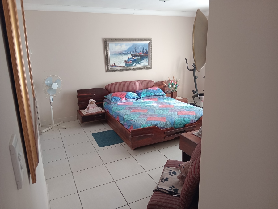 3 Bedroom Property for Sale in Heiderand Western Cape